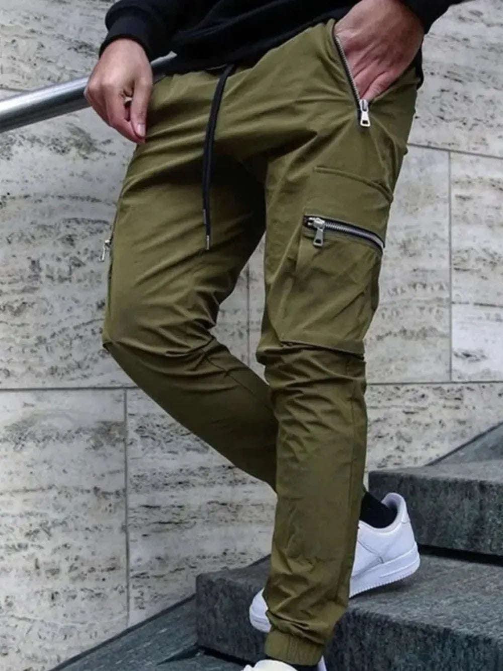 Men’s casual jogger pants with drawstring waist and side pockets