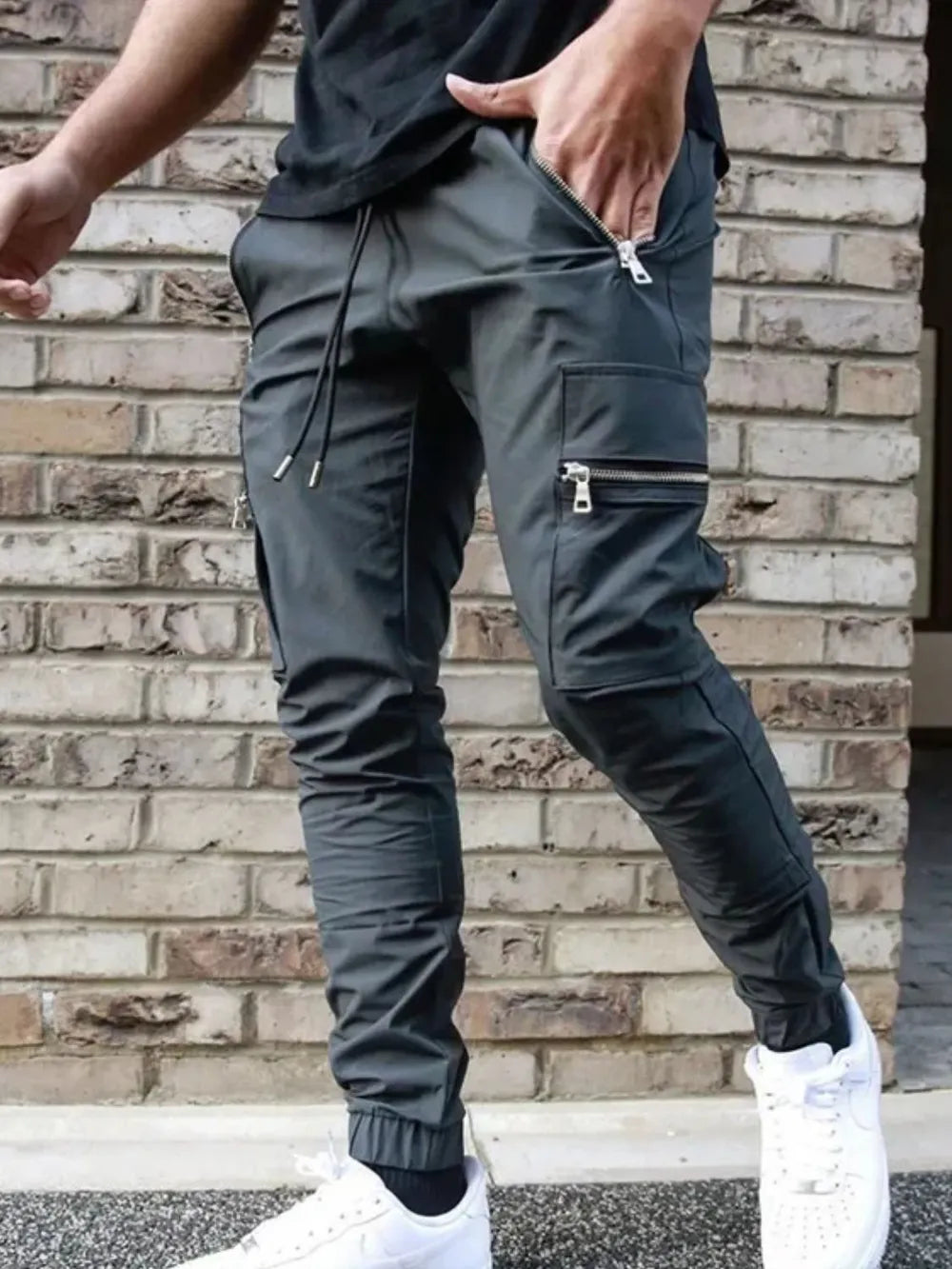 Men’s casual jogger pants with drawstring waist and side pockets