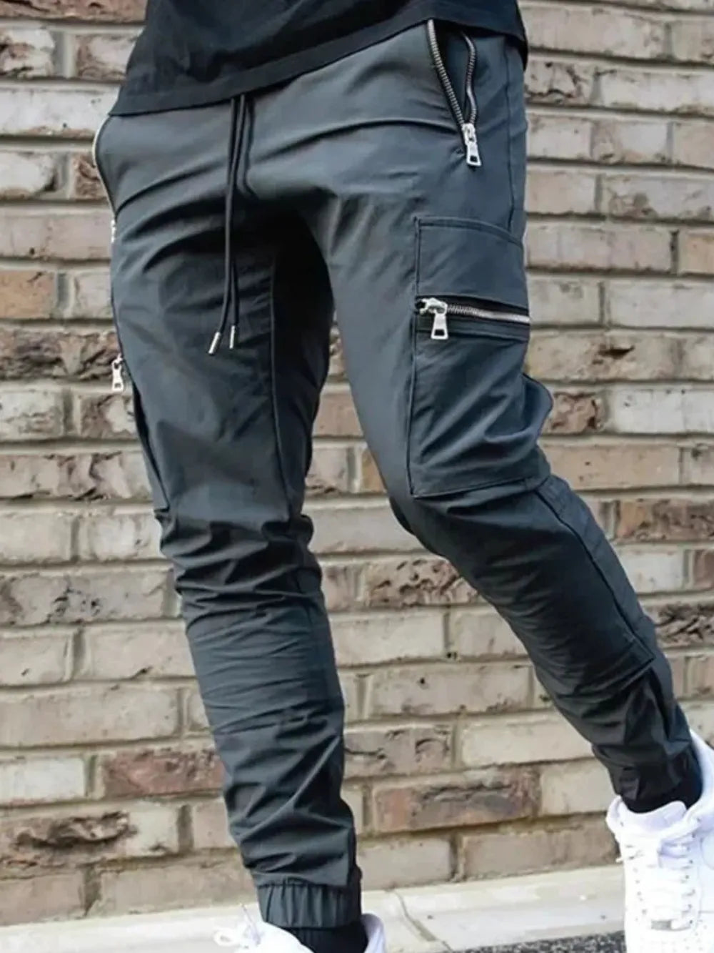 Men’s casual jogger pants with drawstring waist and side pockets
