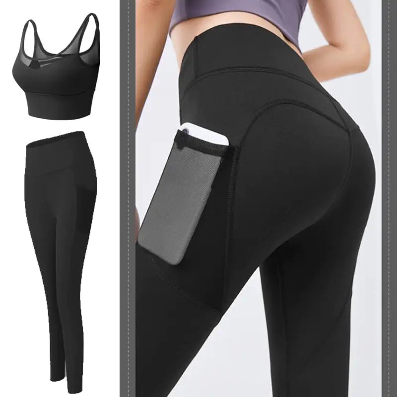 A woman wearing a training set with pocket leggings.