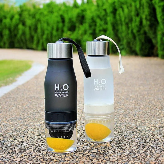 Fruit infusion water bottle designed for refreshing hydration, featuring a leak-proof design and built-in infuser to create healthy, flavorful drinks with fruits and herbs. Durable, eco-friendly, and perfect for on-the-go use, from the gym to outdoor adventures.- TNT Fitness
