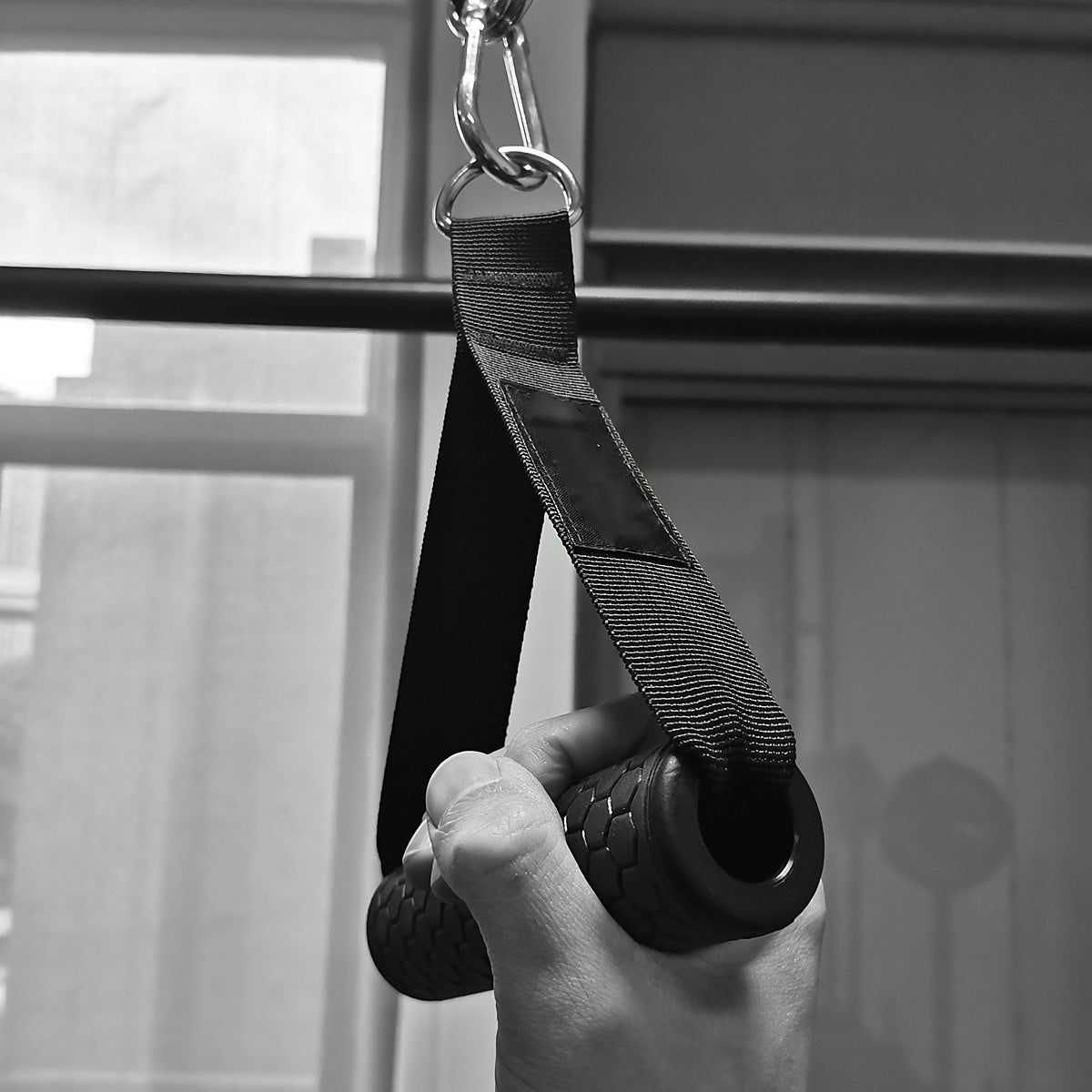 Anti-Slip Gym Exercise Handles designed for cable machines, featuring a strong grip and durable construction. Ideal for strength training, providing comfort and stability during intense workouts. TNT Fitness Gear