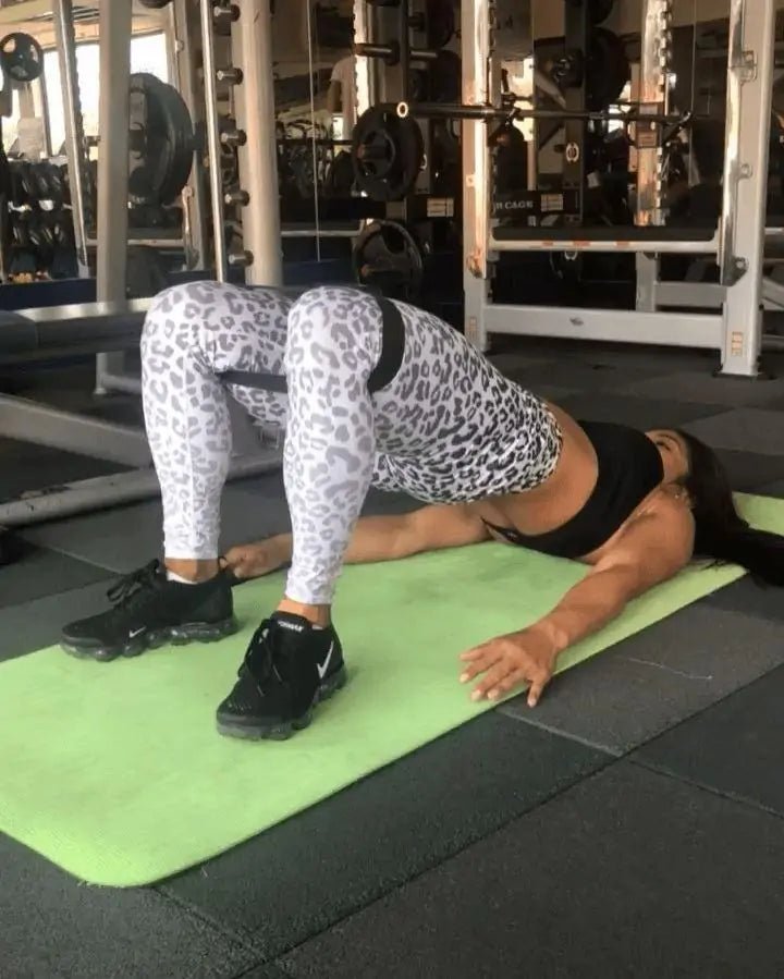 High-waist fitness leggings featuring a bold leopard print design. Made with stretchable, moisture-wicking fabric for a flattering fit and ultimate comfort. Perfect for workouts, yoga sessions, or adding a stylish edge to casual athleisure wear- TNT Fitness Gear