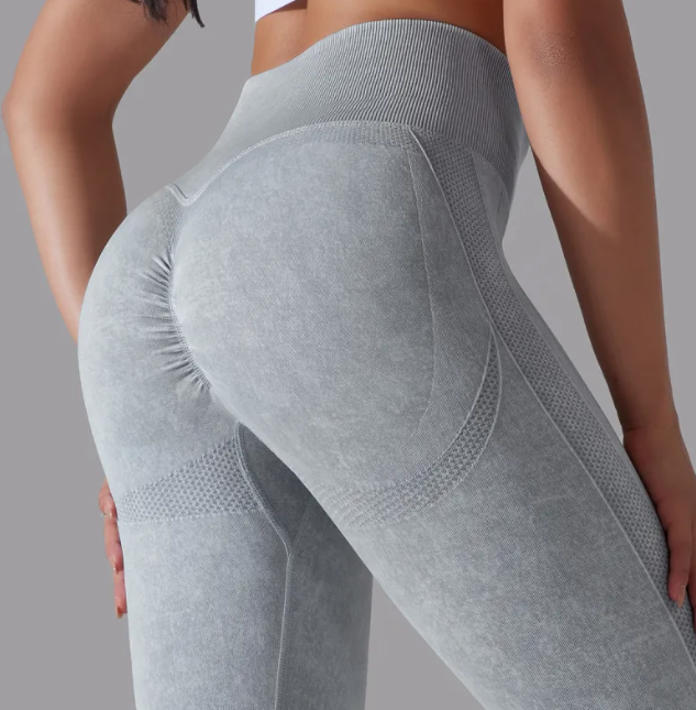 Woman wearing seamless contour training leggings