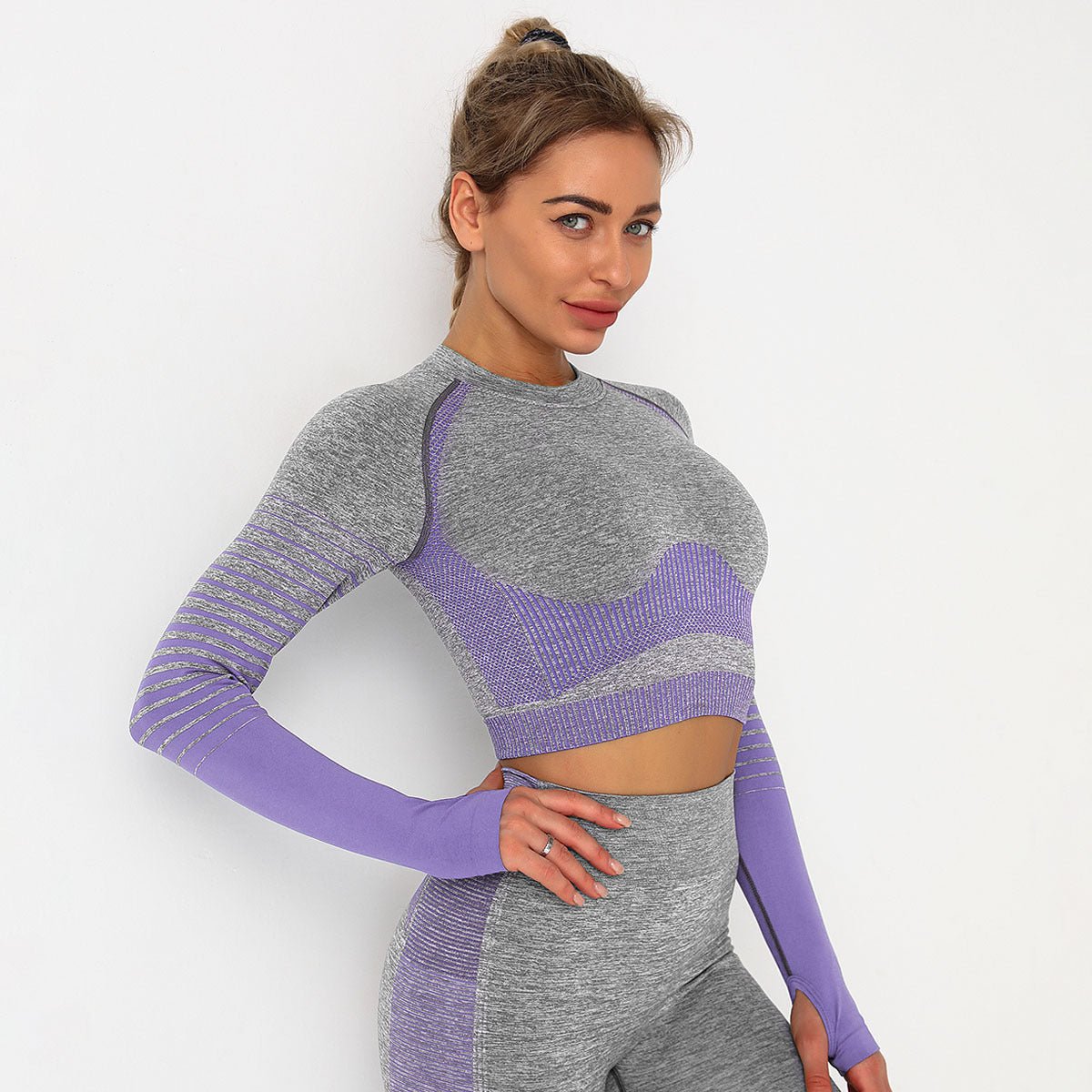 Women wearing a seamless long sleeve training set designed for workouts and active movement