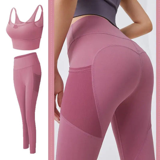 A woman wearing a training set with pocket leggings